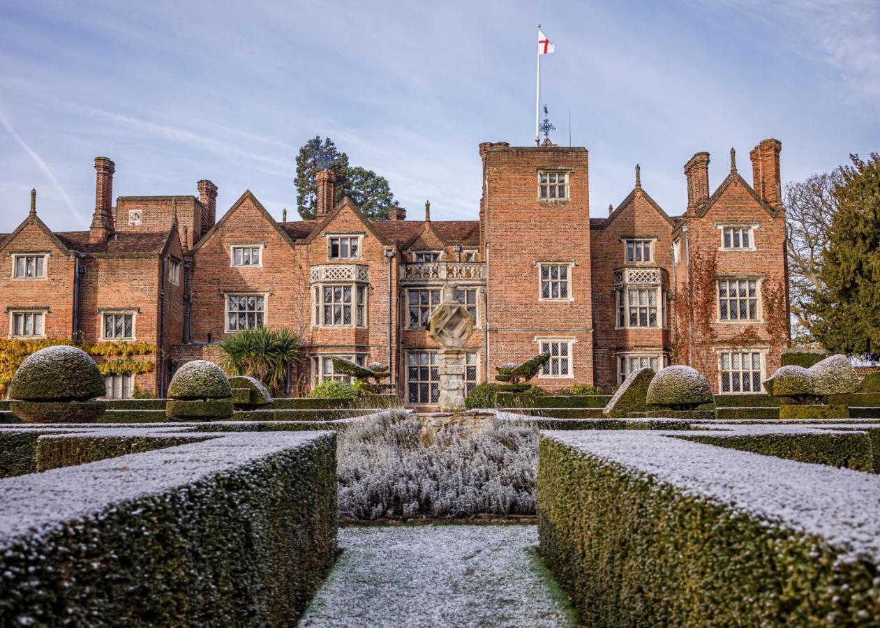 Hotel Great Fosters - Near Windsor Egham Zewnętrze zdjęcie